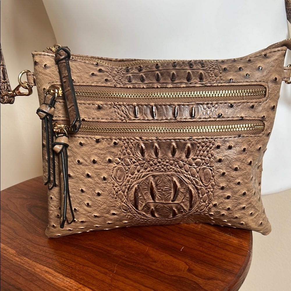 Alligator Textured Women's crossbody Bag